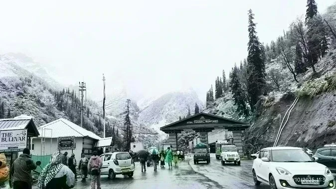 बर्फबारी से भरेंगे मानसून के जख्म, हिमाचल का पर्यटन उद्योग फिर से पटरी पर