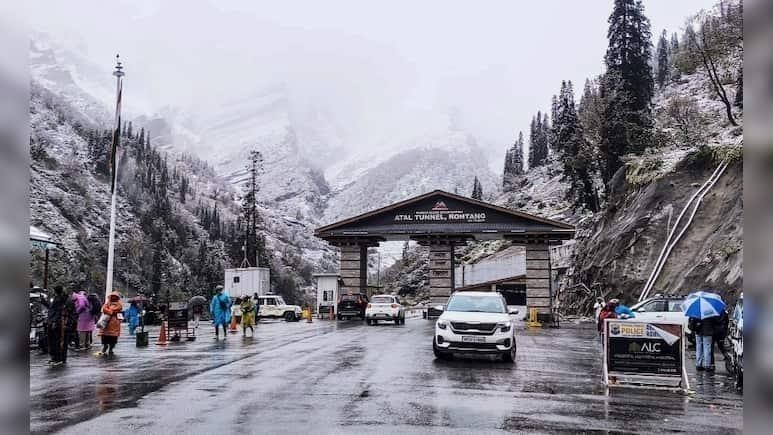 हिमाचल प्रदेश में अक्टूबर 2025 में पहली बर्फबारी और शीतलहर शुरू