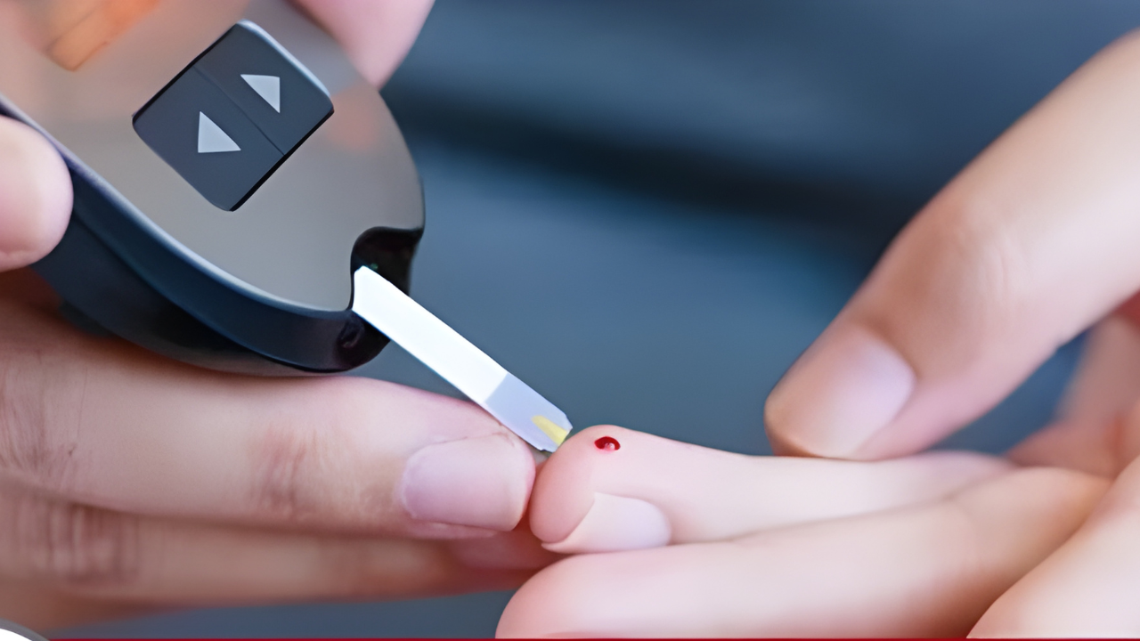 नियमित व्यायाम और संतुलित आहार के बावजूद 48 वर्षीय महिला में उच्च रक्त शर्करा: क्या कारण था?