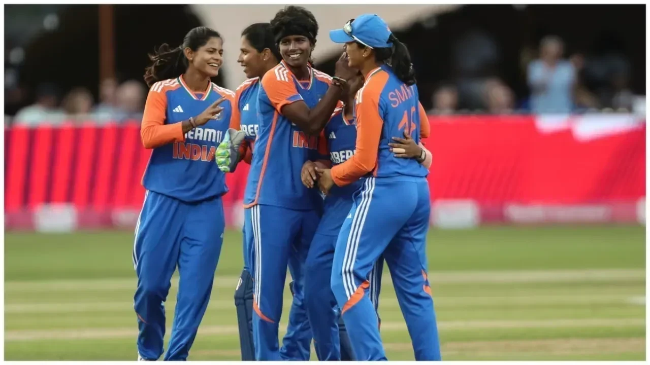 महिला विश्व कप : भारत पर धीमी ओवर रेट उल्लंघन के लिए आईसीसी जुर्माना, हरमनप्रीत कौर पर 5% कटौती ऑस्ट्रेलिया हार के बाद