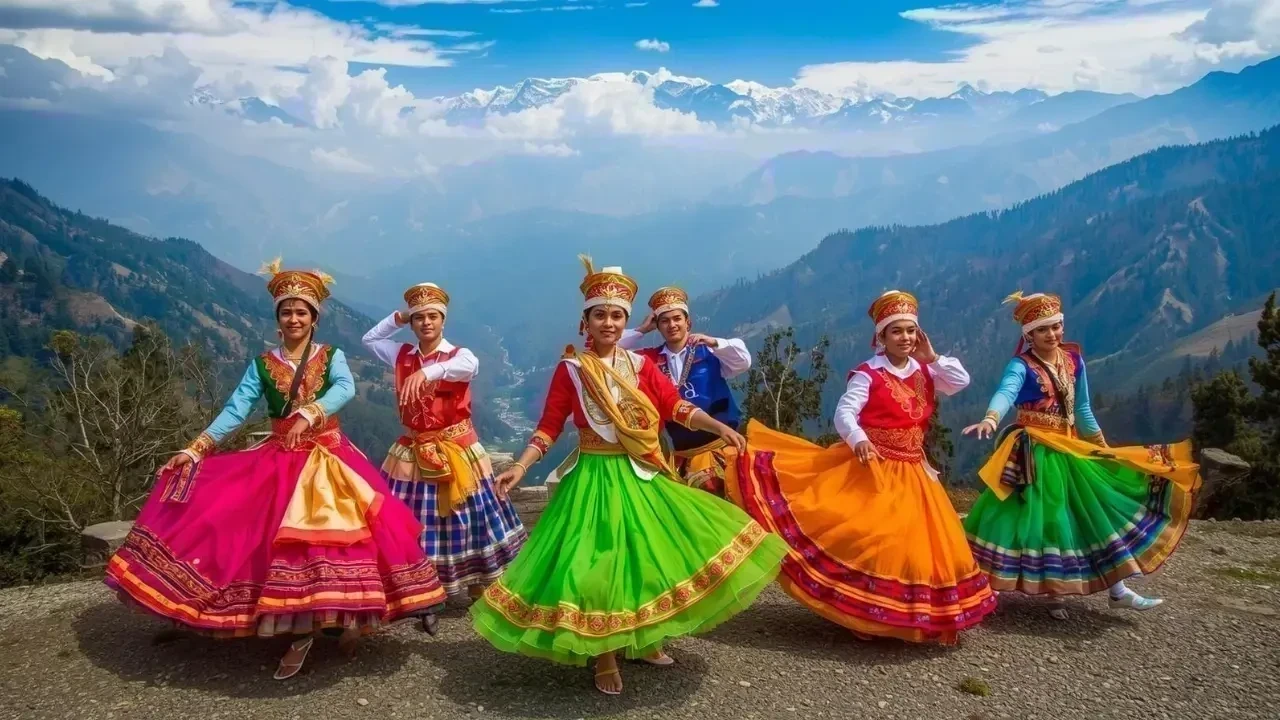 कुल्लू दशहरा से मंडी शिवरात्रि तक: देवभूमि हिमाचल की सांस्कृतिक विरासत और उसके लोक-पर्व