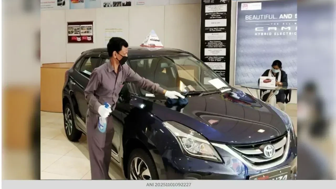 भारतीय ऑटोमोबाइल कंपनियों ने दिखाया नया रिकॉर्ड, त्योहारों की माँग से बिक्री हुई बढ़ोतरी