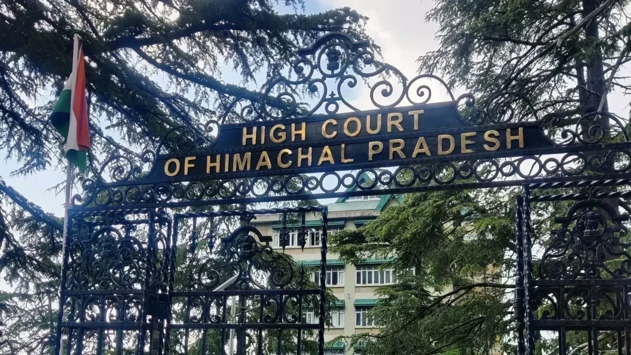 हिमाचल हाईकोर्ट ने देहरा उपचुनाव में सरकारी फंड के दुरुपयोग के आरोप पर राज्य सरकार व कांगड़ा सेंट्रल को-ऑपरेटिव बैंक को नोटिस जारी किया
