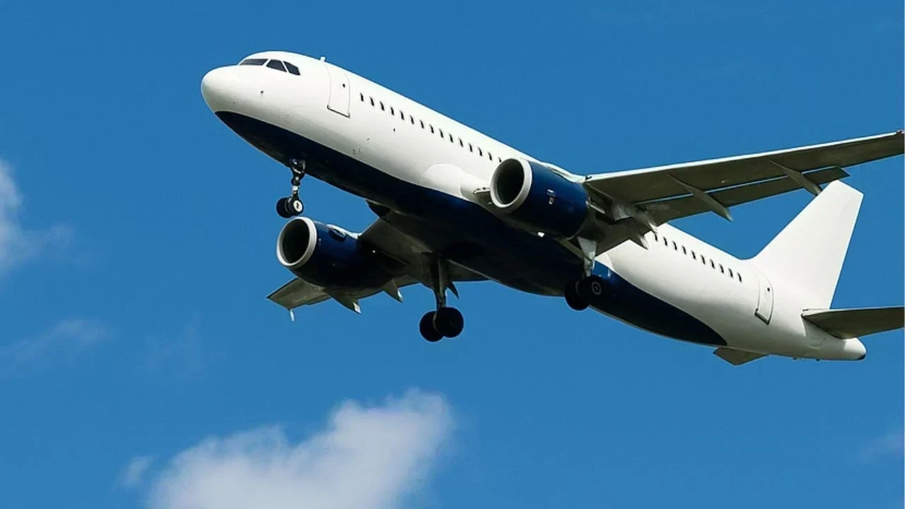 शिमला-कुल्लू-कांगड़ा एयरपोर्ट पर उड़ानों की कमी, कोर्ट ने मांगा जवाब