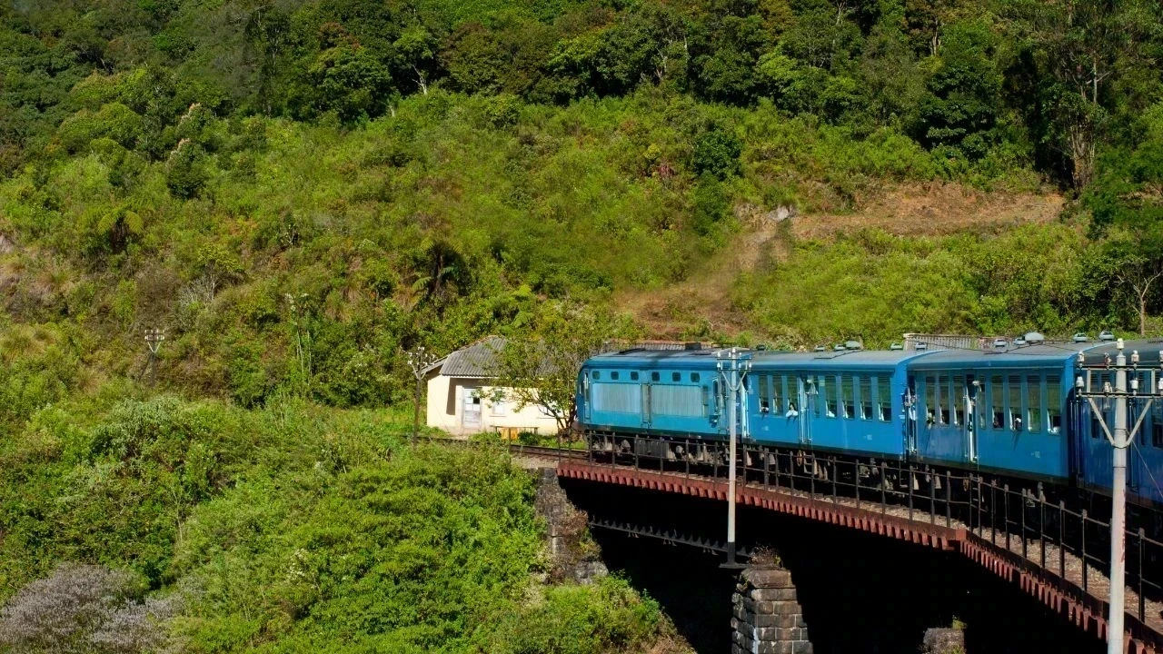 कांगड़ा घाटी में छह माह बाद ट्रेन दौड़ी, पपरोला से कांगड़ा तक सफर शुरू