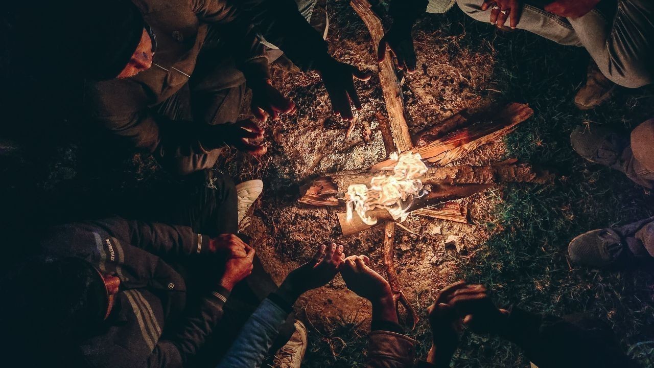 ऊंचे पहाड़ी इलाकों में ताजा बर्फबारी से ठंड और ज्यादा बढ़ी