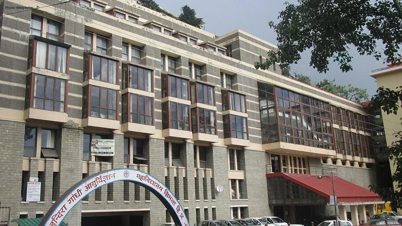 इंदिरा गांधी मेडिकल कॉलेज  शिमला में रैगिंग मामला, दो सीनियर बैचलर ऑफ मेडिसिन, बैचलर ऑफ सर्जरी छात्र सस्पेंड