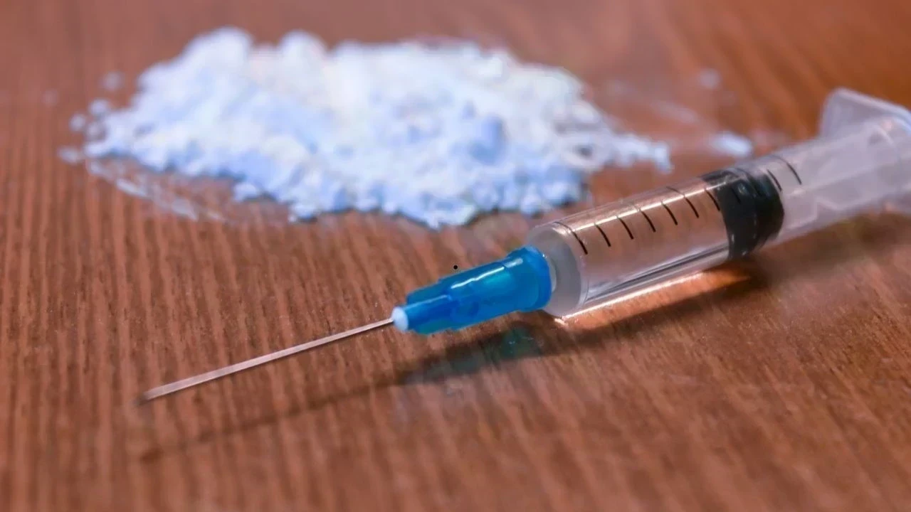 मनाली जा रही वॉल्वो बस में चिट्टा सप्लाई की साजिश नाकाम, युवक दबोचा