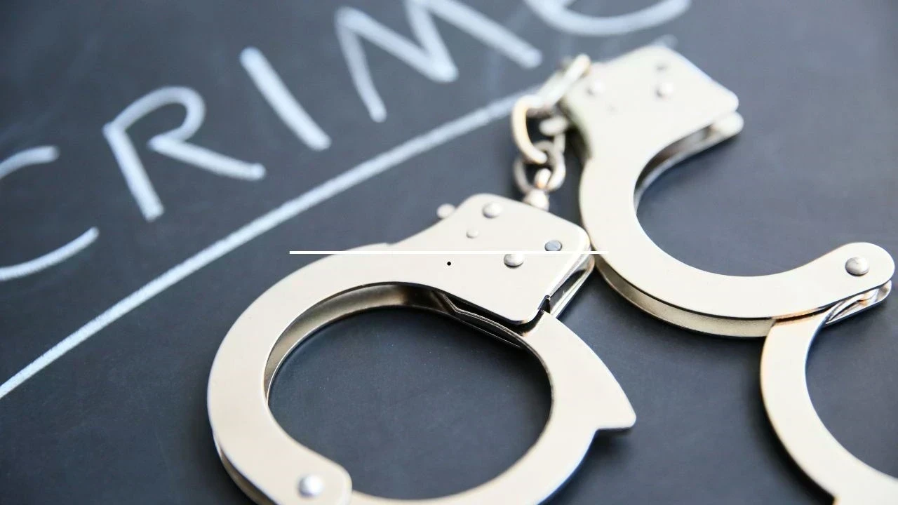 बस का इंतजार कर रही नाबालिग से दरिंदगी, जबरन गाड़ी में बैठाकर की छेड़छाड़शिमला जिले के रामपुर में बस स्टॉप पर खड़ी नाबालिग को जबरन गाड़ी में बैठाकर छे