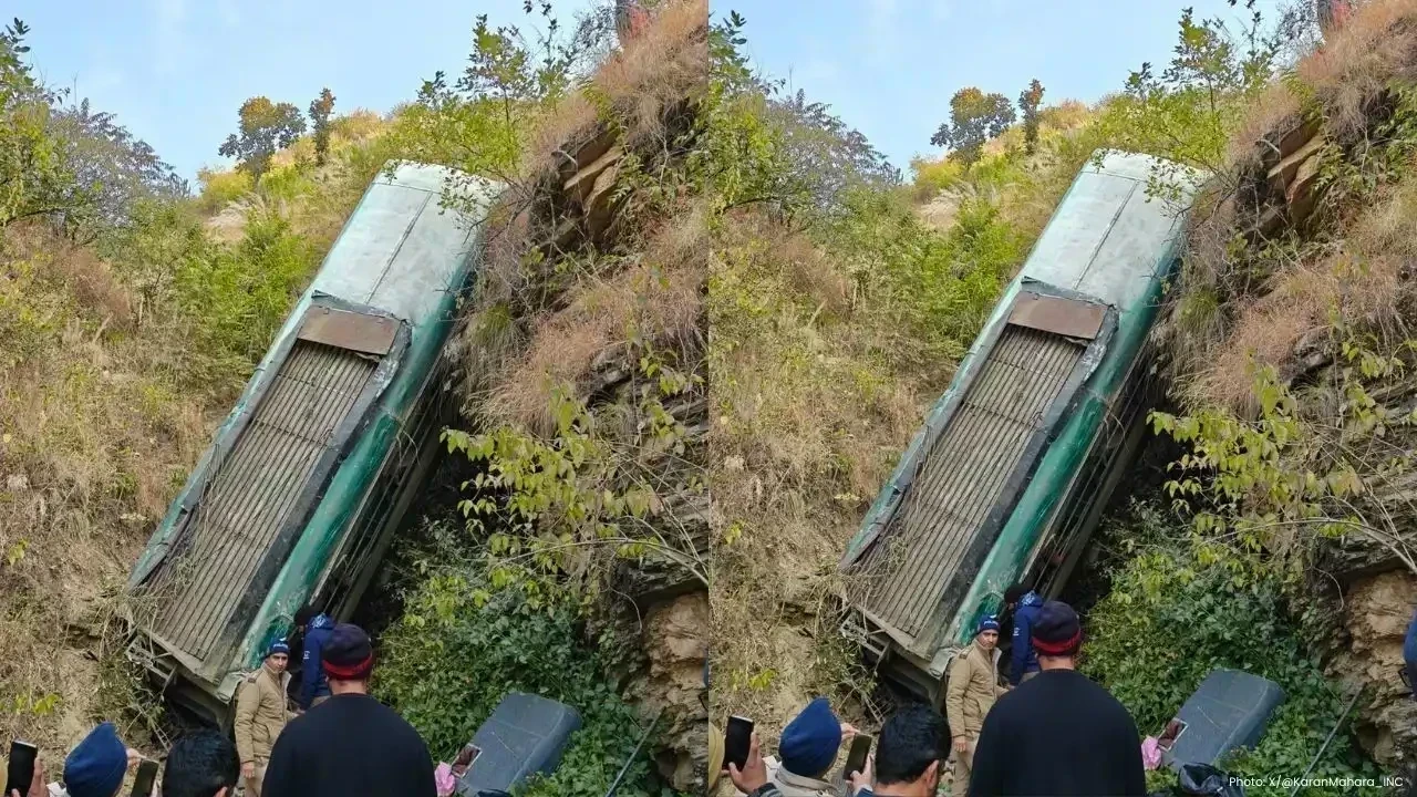 अल्मोड़ा में बस खाई में गिरी, सात यात्रियों की दर्दनाक मौत