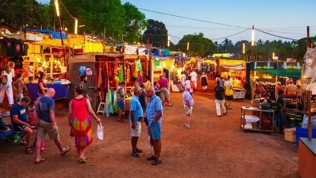ऊना में नववर्ष सेल: ग्राहकों की भीड़ ने बाजार किया गुलजार