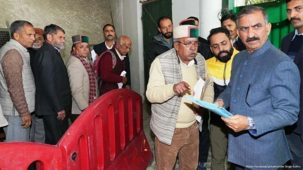 शिमला दौरे पर मुख्यमंत्री, जनता की समस्याएं सुनकर दिए निर्देश