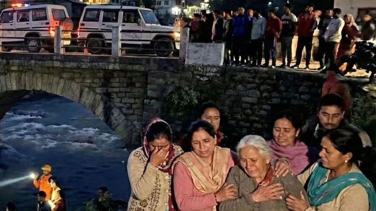 जनसाली मोहल्ले में 20 वर्षीय युवक ने पुल से कूदकर दी जान