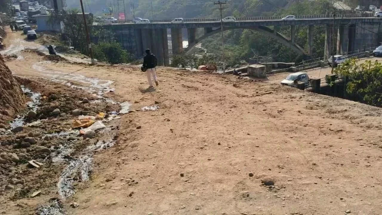 घुमारवीं को जल्द मिलेगी ट्रैफिक जाम से राहत, डेढ़ करोड़ से बन रहा बाईपास