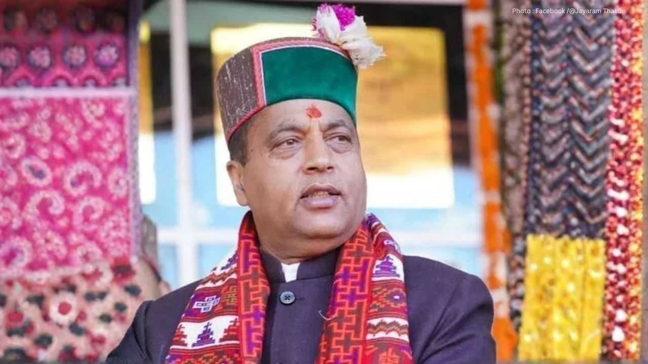 जयराम ठाकुर के जन्मदिन पर पालमपुर भाजपा में शामिल हुए 16 कांग्रेसी परिवार