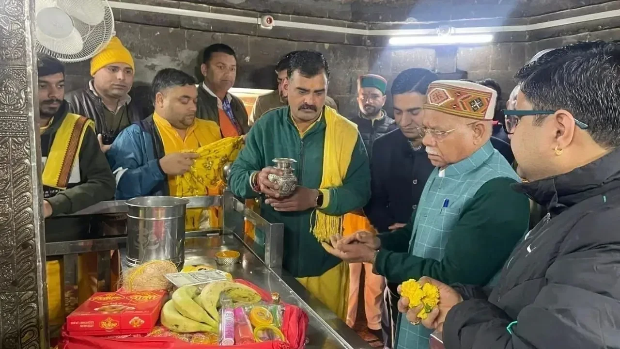 मां बगलामुखी के दरबार में राज्यपाल शिव प्रताप शुक्ल ने लिया आशीर्वाद
