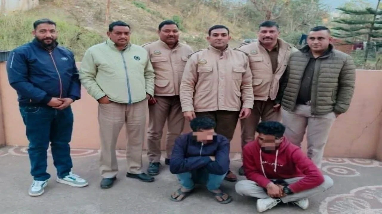 मंडी पुलिस ने अलसू अंडरपास के पास 50 ग्राम चिट्टा और 95,500 रुपये के साथ दो युवकों को किया गिरफ्तार