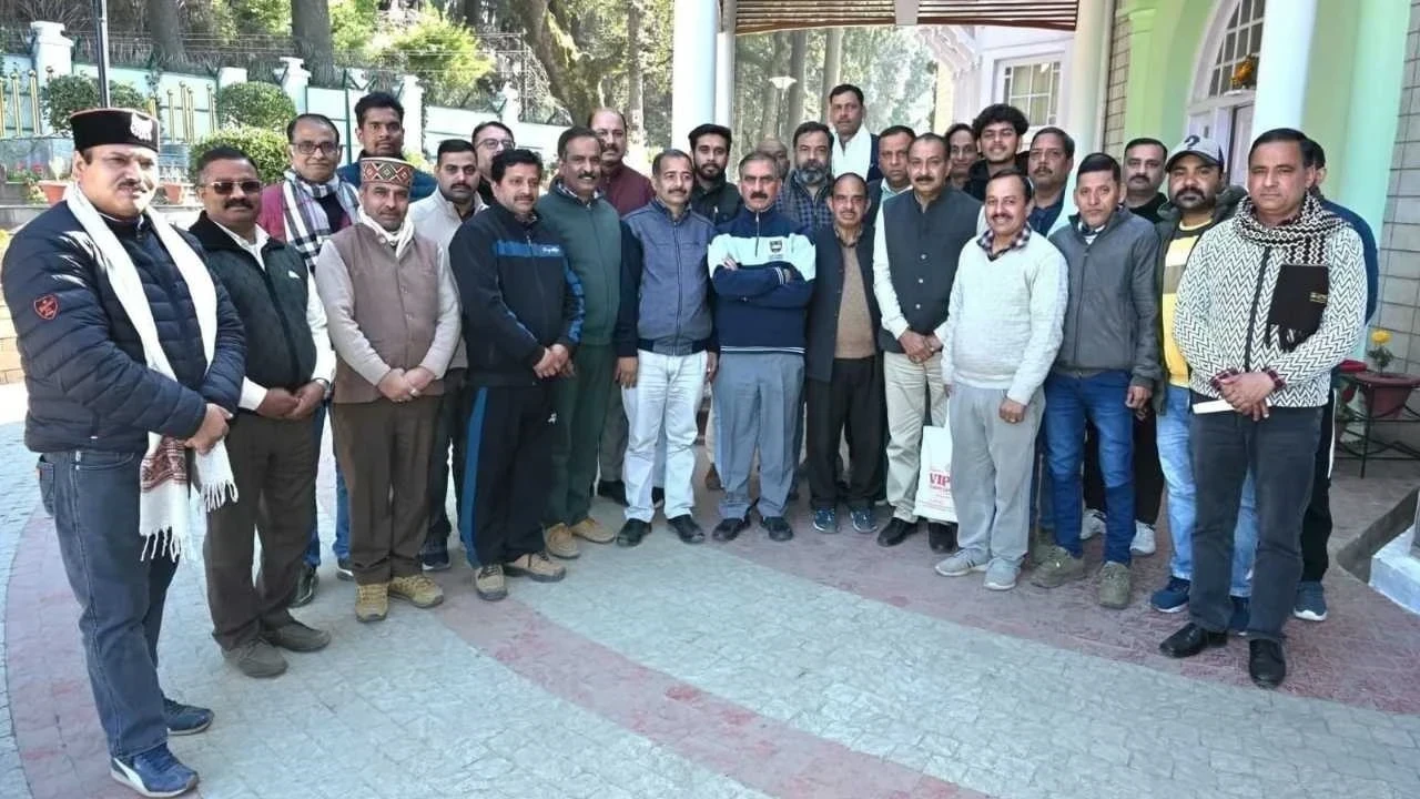 नादौन के बड़ा-फस्टे पंचायत प्रतिनिधिमंडल ने मुख्यमंत्री से की भेंट