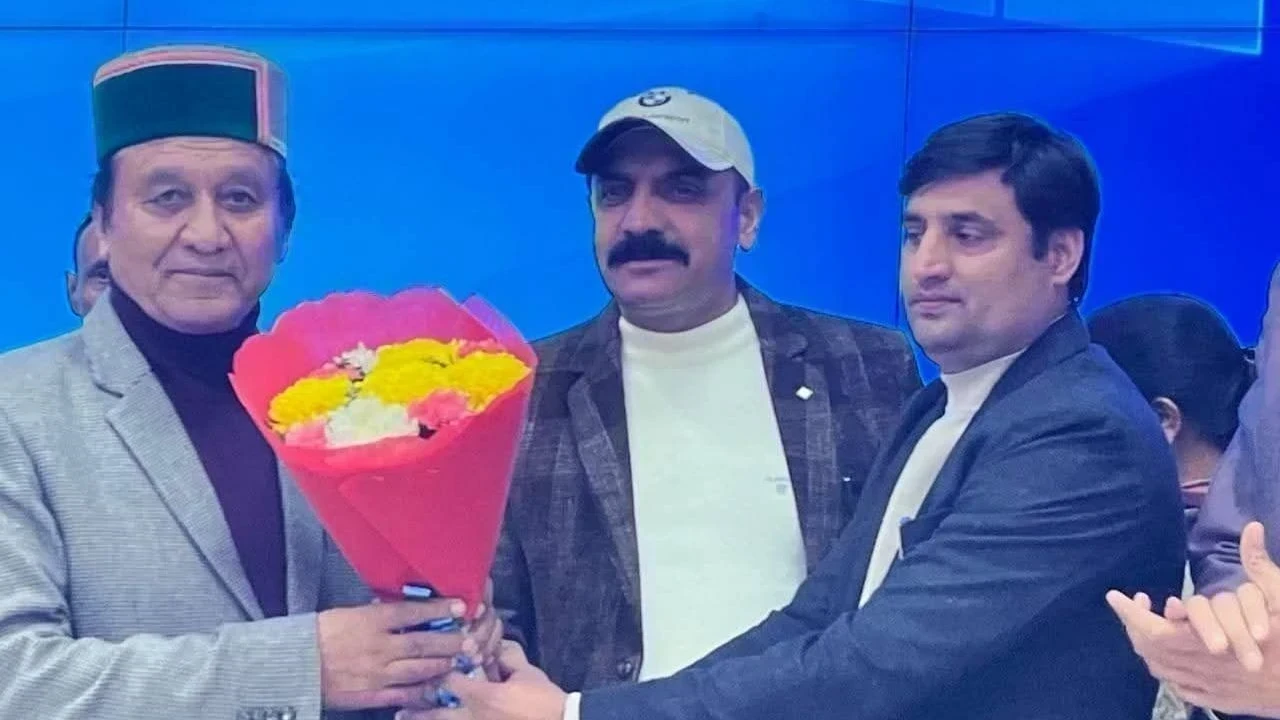 उपायुक्त कार्यालय कर्मचारियों की विभिन्न मांगों को लेकर राजस्व मंत्री संग हुई महत्वपूर्ण बैठक