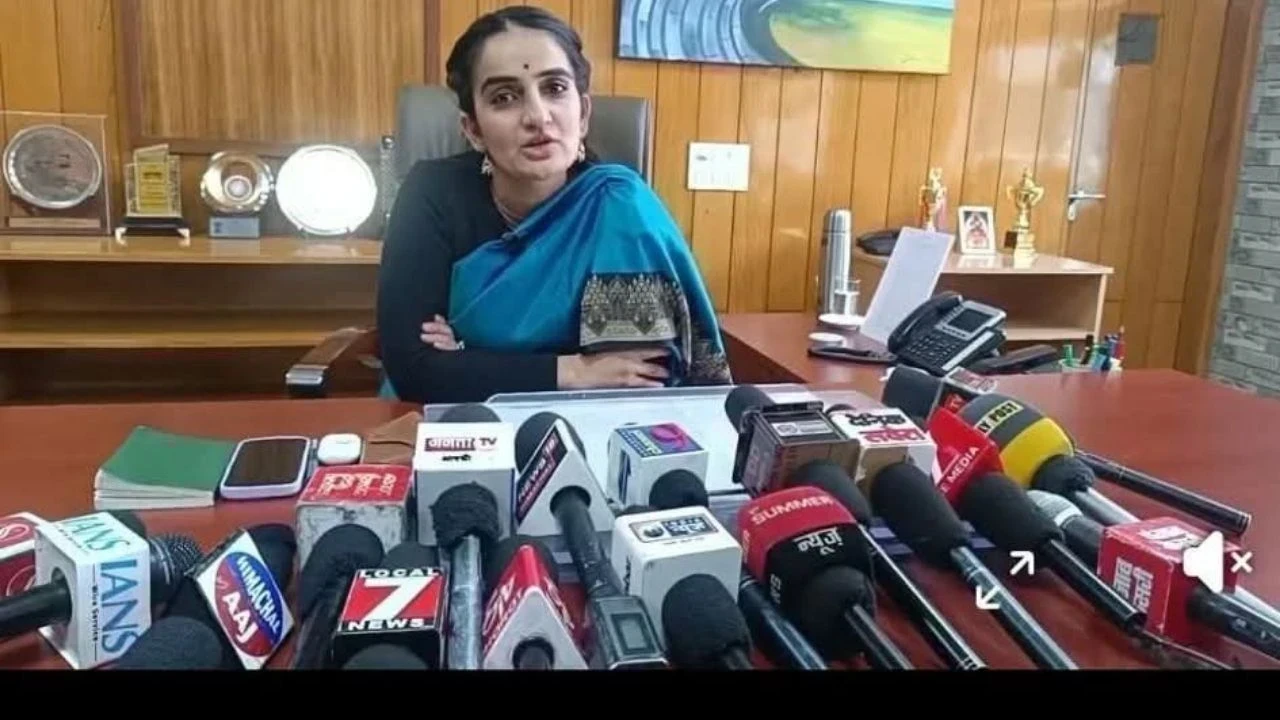 IAS गंधर्व राठौर ने अपने गृह जिला में उपायुक्त पदभार संभाला