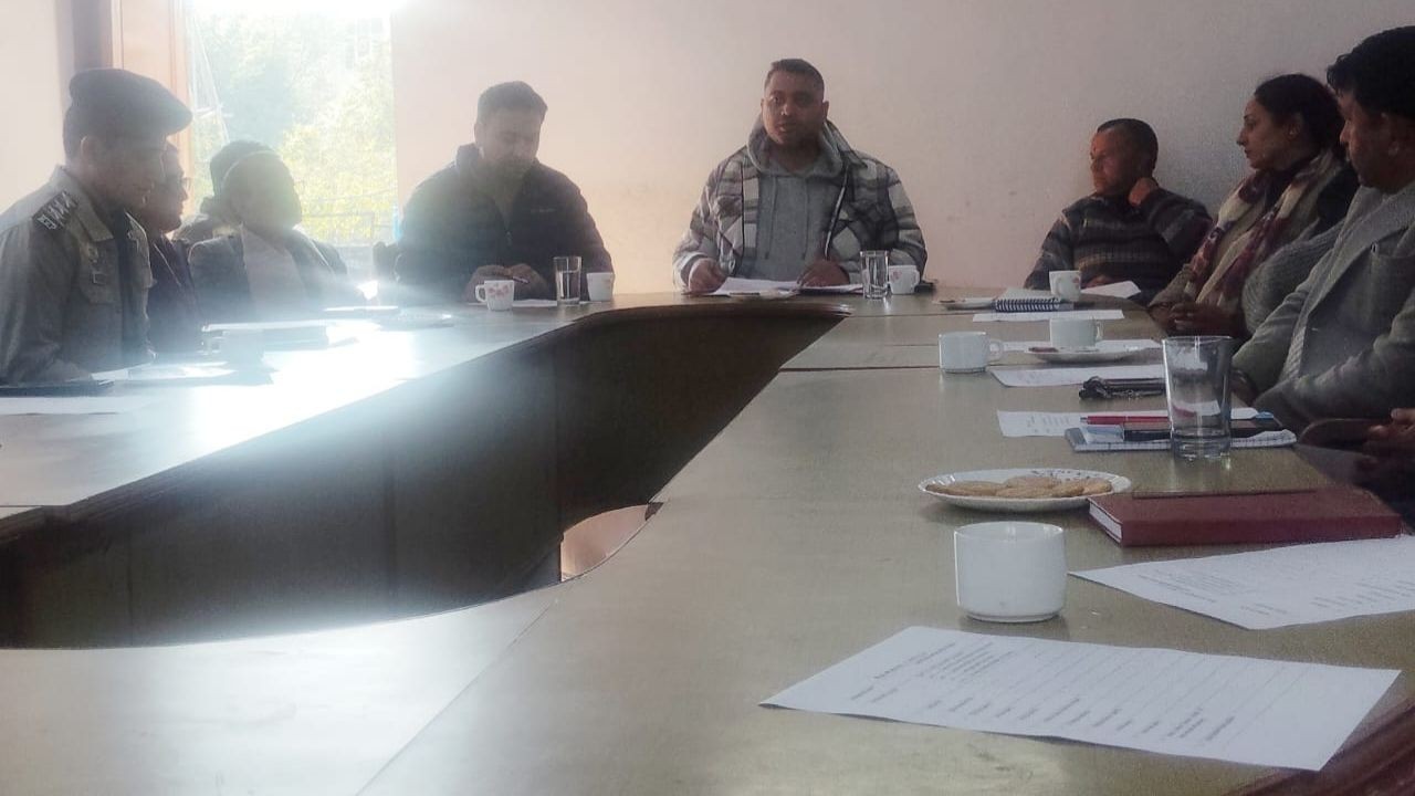 गणतंत्र दिवस समारोह की तैयारियों के लिए बैजनाथ में एसडीएम ने की समीक्षा बैठक