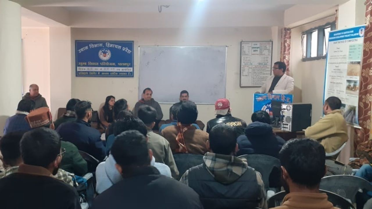 पालमपुर में किसानों के लिए पांच दिवसीय मशरूम उत्पादन प्रशिक्षण