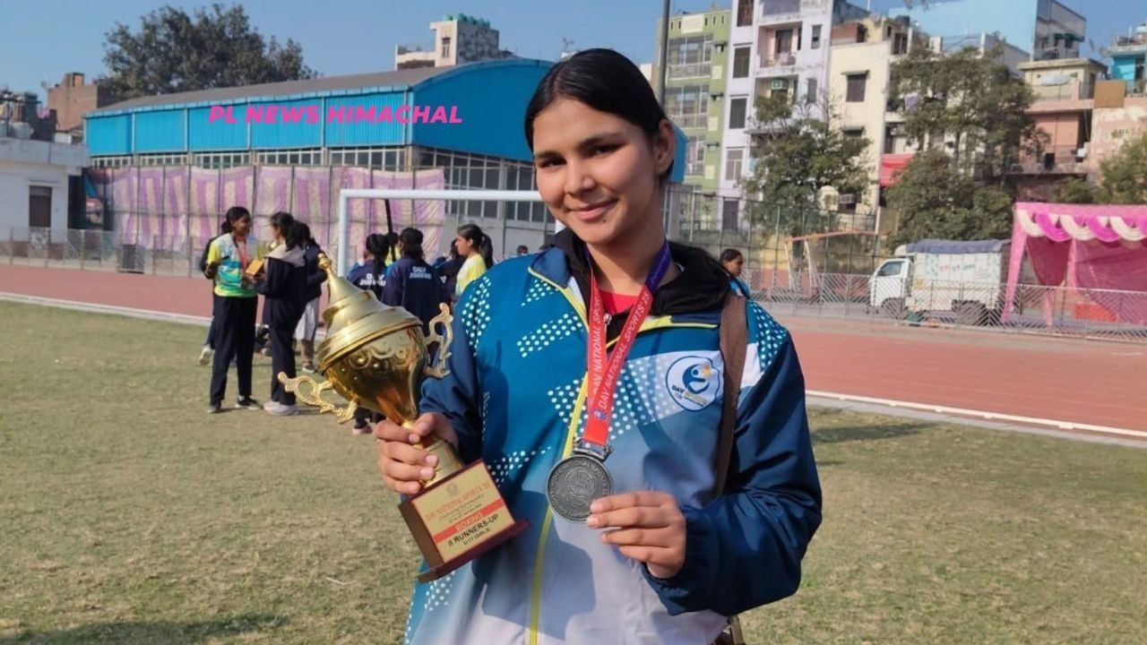 आलमपुर की सेजल ने अंडर-17 नैशनल बॉक्सिंग चैंपियनशिप में रजत पदक जीता