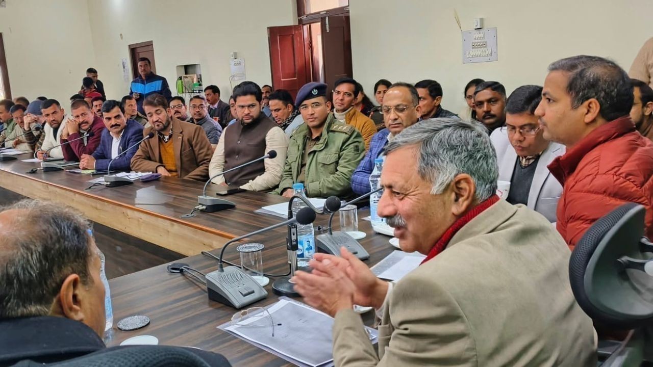 घुमारवीं में राष्ट्रीय हैंडबॉल प्रतियोगिता का आयोजन होना गर्व की बात: राजेश धर्माणी