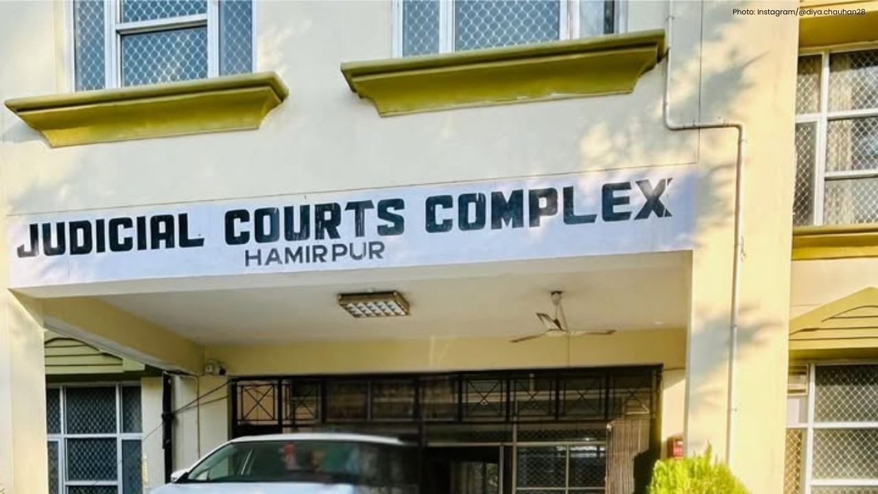 हमीरपुर जिला कोर्ट को मिली RDX धमकी, पुलिस ने परिसर खाली कर सुरक्षा व्यवस्था बढ़ाई