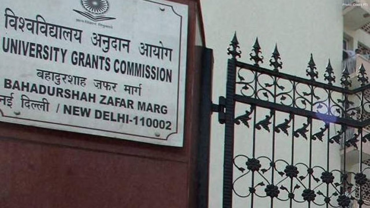 यूजीसी के नए नियमों के खिलाफ शिमला में राष्ट्रीय देवभूमि पार्टी का अनोखा प्रदर्शन