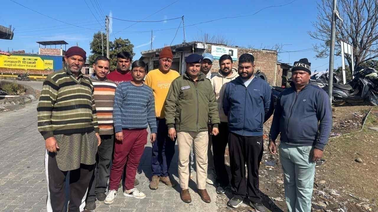 चिंतपूर्णी पुलिस का नशे के खिलाफ सख्त अभियान, स्कूलों और पंचायतों में जागरूकता कार्यक्रम