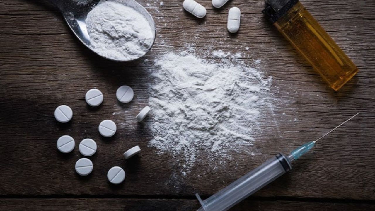 भुंतर में पुलिस की बड़ी कार्रवाई पंजाब के दो युवक चिट्टे संग गिरफ्तार