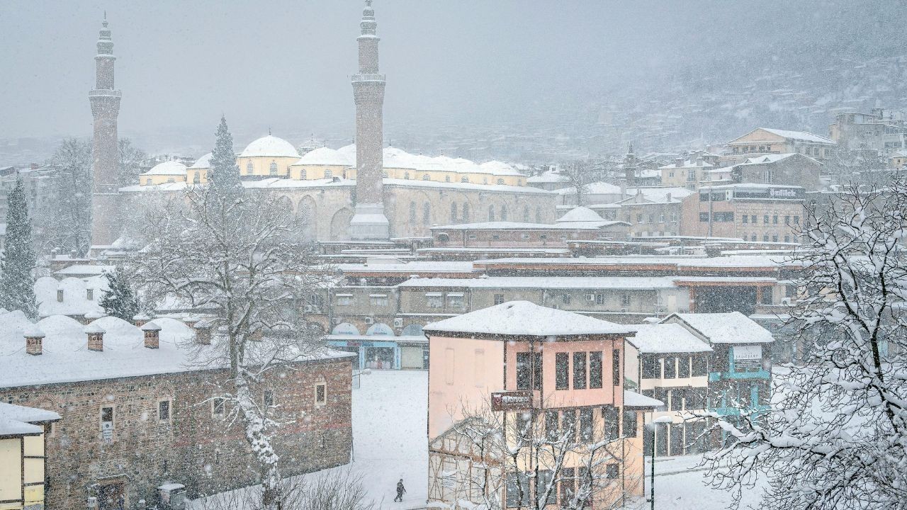 हिमाचल में बरसात-स्नोफॉल आज तापमान गिरा IMD अलर्ट जारी