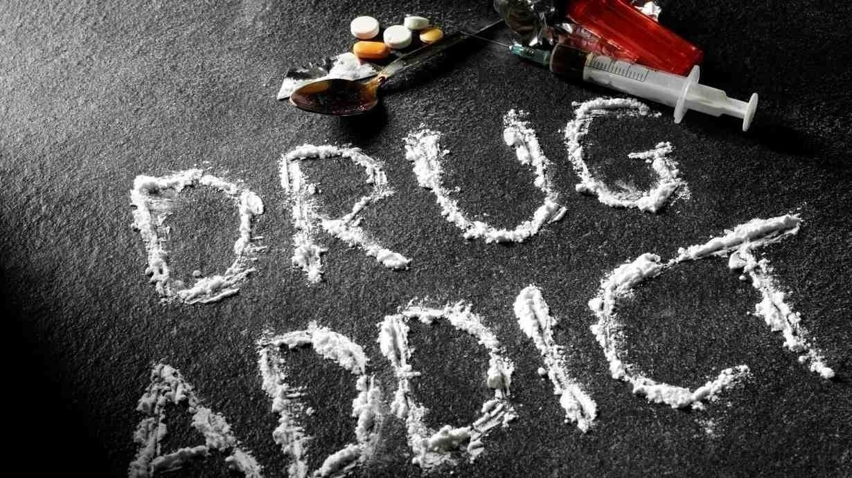 हमीरपुर भोटा में चिट्टे के साथ पकड़ा आरोपी, नंबर प्लेट धोखाधड़ी का मामला दर्ज, तीन युवकों के सैंपल लैब भेजे गए