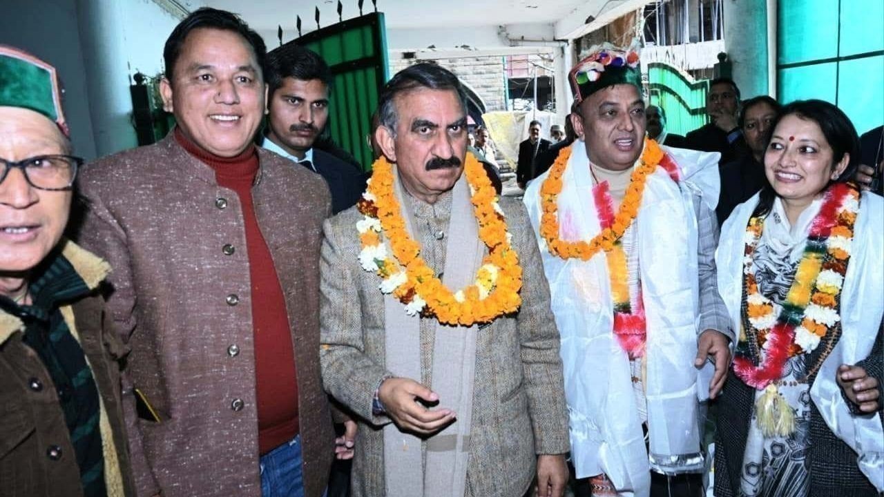 हिमकॉन अध्यक्ष विकेश चौहान ने CM से भेंट कर जिम्मेदारी निभाने और विकास कार्यों का आश्वासन दिया