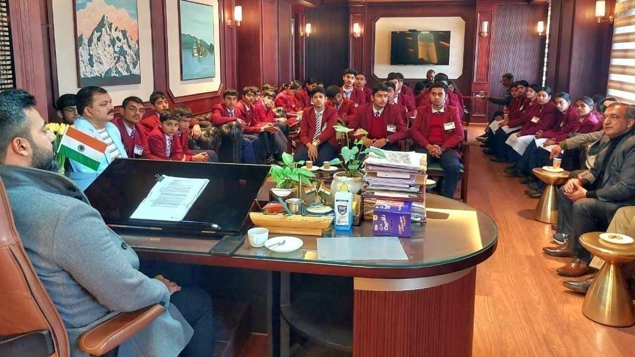 पीएमश्री स्कूल पेखूबेला ने राष्ट्रीय पुरस्कार जीता, उपायुक्त जतिन लाल ने दी बधाई