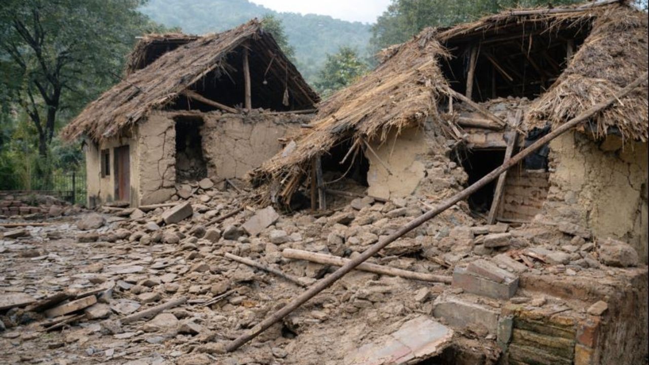 आपदा के जख्म अब तक हरे खुर्द में धंसती जमीन ने छीना सुकून