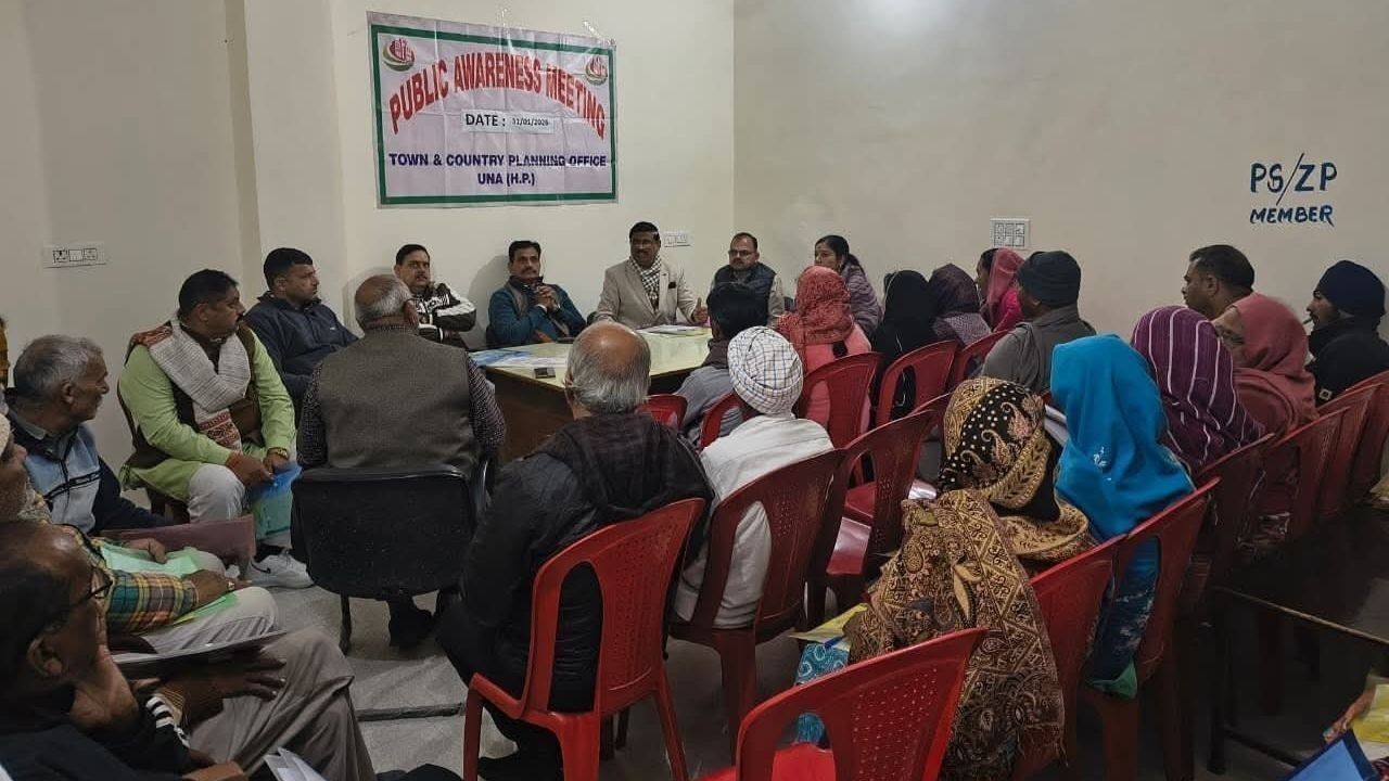 ऊना में बहडाला पंचायत घर में नगर एवं ग्राम योजना विभाग का जागरूकता शिविर आयोजित