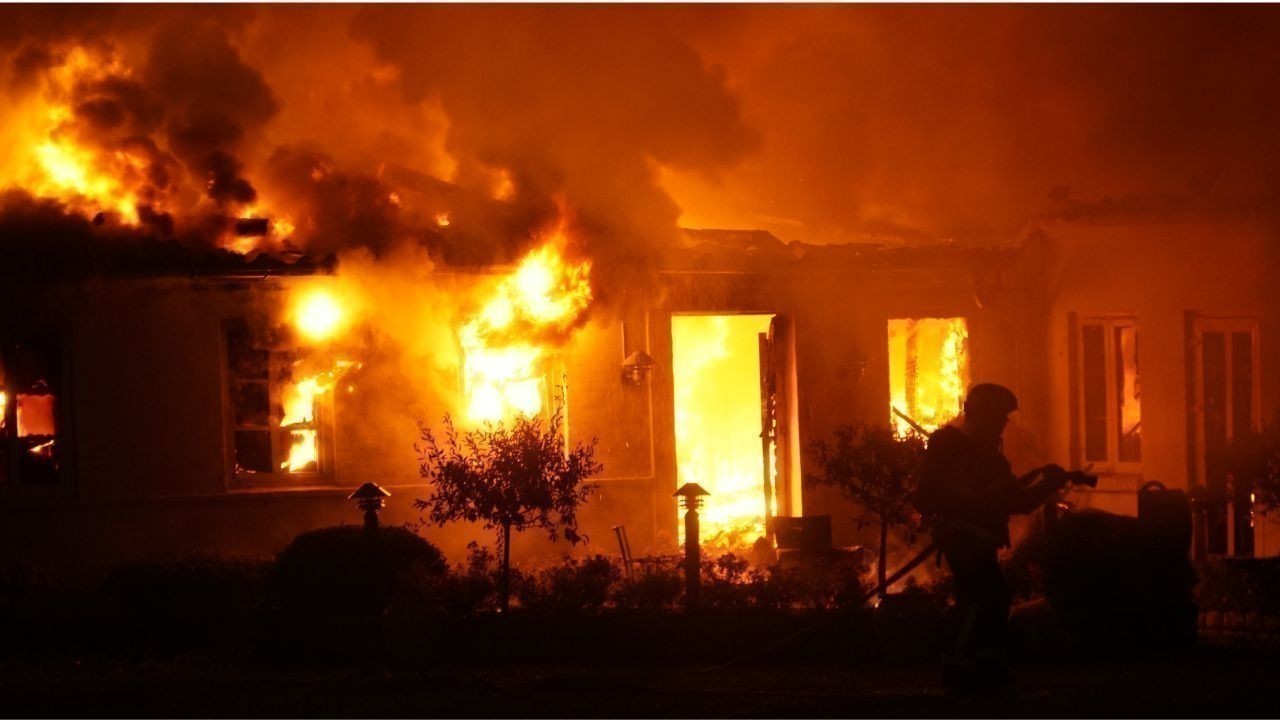 बिलासपुर में देर रात आगजनी पशुशाला जलकर हुई खाक