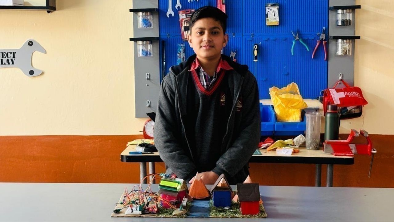 सैंज के कार्तिक ने बनाया बाढ़ रोकने का यंत्र, राष्ट्रीय स्तर की बाल वैज्ञानिक प्रतियोगिता में हिमाचल का प्रतिनिधित्व करेंगे