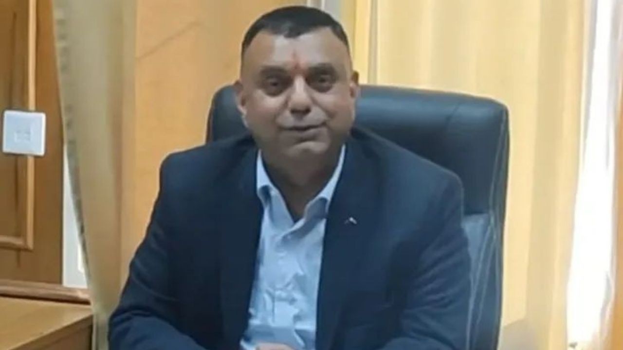 बड़सर में तहसीलदार राजन शर्मा ने संभाला कार्यभार, राजस्व सुधार पर जोर