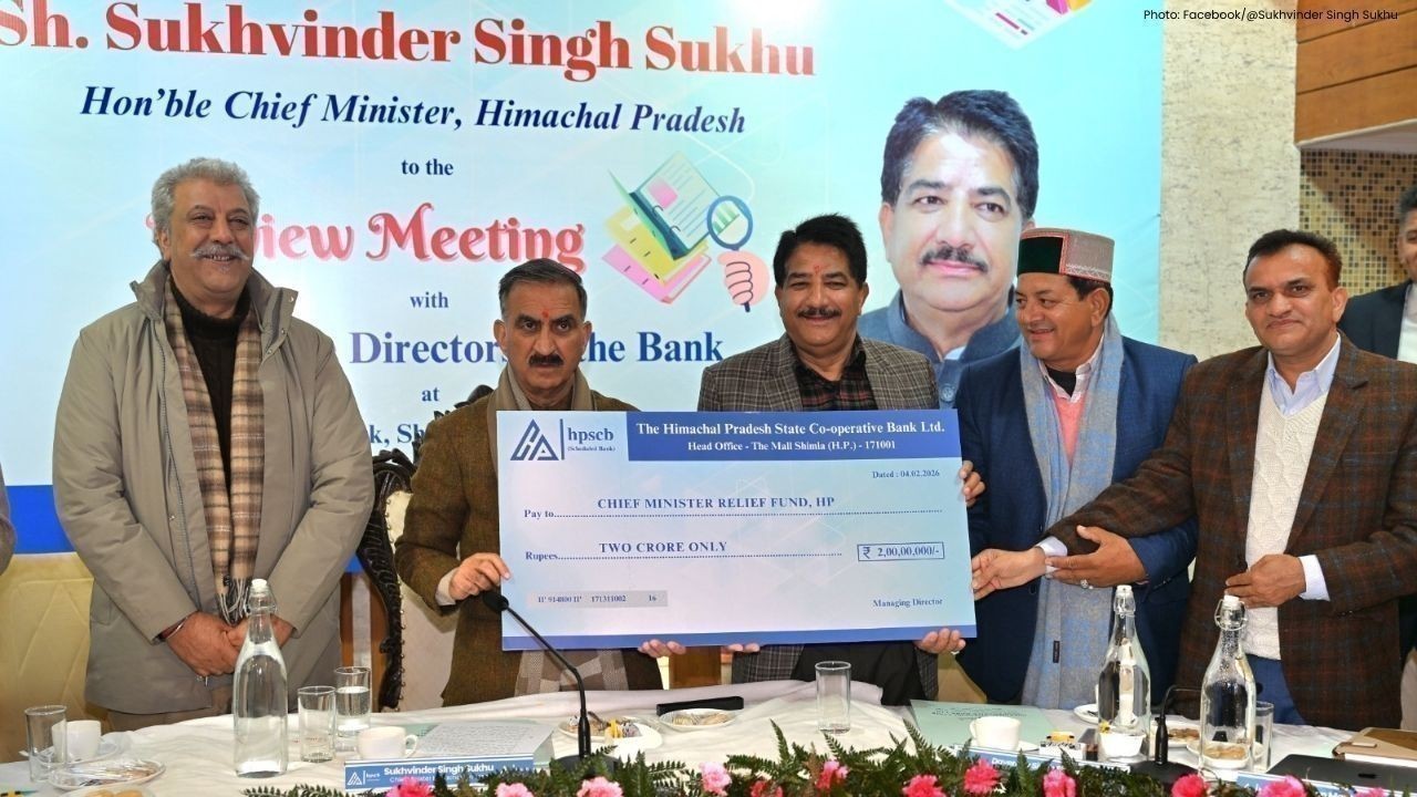 राज्य सहकारी बैंक ने मुख्यमंत्री राहत कोष के लिए 2 करोड़ रुपये का योगदान दिया