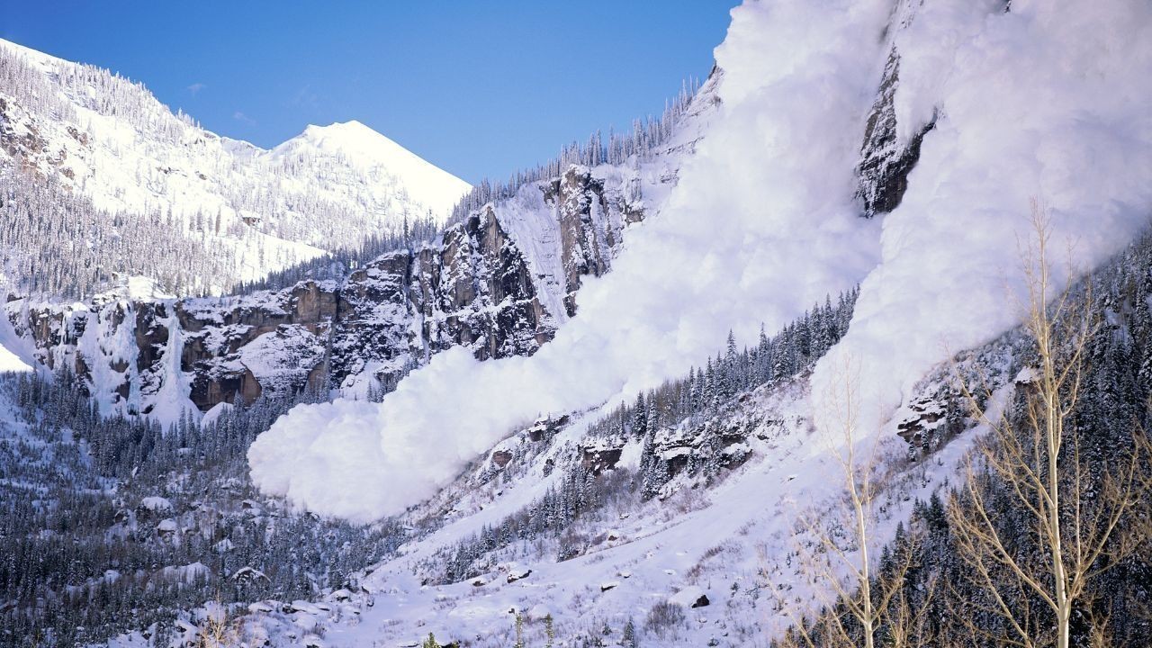 हिमाचल में कोहरे का येलो अलर्ट ऊंचे इलाकों में हिमस्खलन चेतावनी