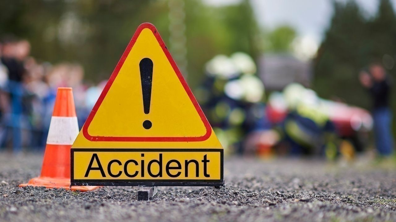 बारात से लौटते समय कक्कड़ में बड़ा हादसा, आल्टो कार खाई में गिरने से एक की मौत