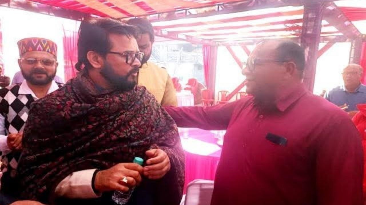 नादौन की शादी में अनुराग ठाकुर ने दिखाया सादगी का उदाहरण, दिया भोजन बचाने का संदेश