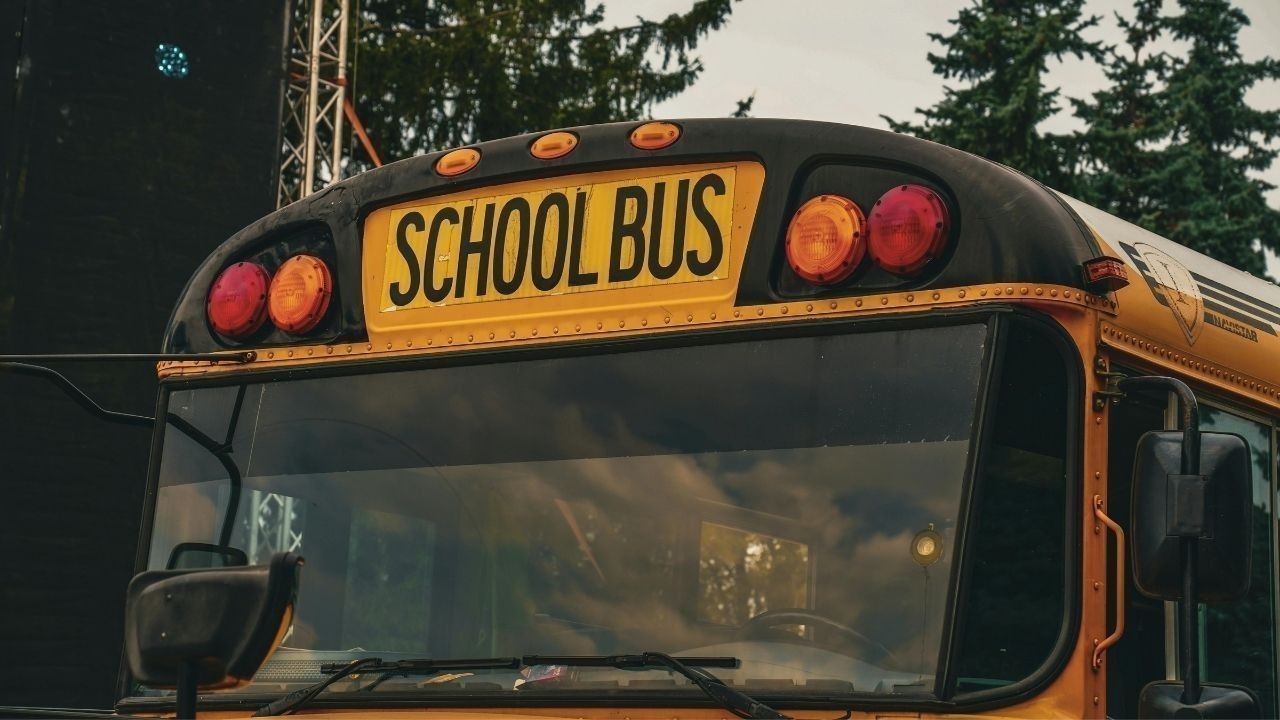 बद्दी पुलिस का स्कूल बस सुरक्षा अभियान: बच्चों की सुरक्षा सुनिश्चित करने के लिए चालान जारी