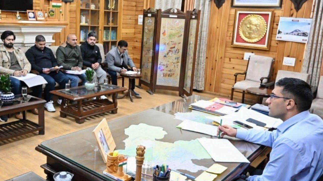 एफसीए मामलों की प्रगति को लेकर समीक्षा बैठक, उपायुक्त ने समयबद्ध समाधान के दिए निर्देश