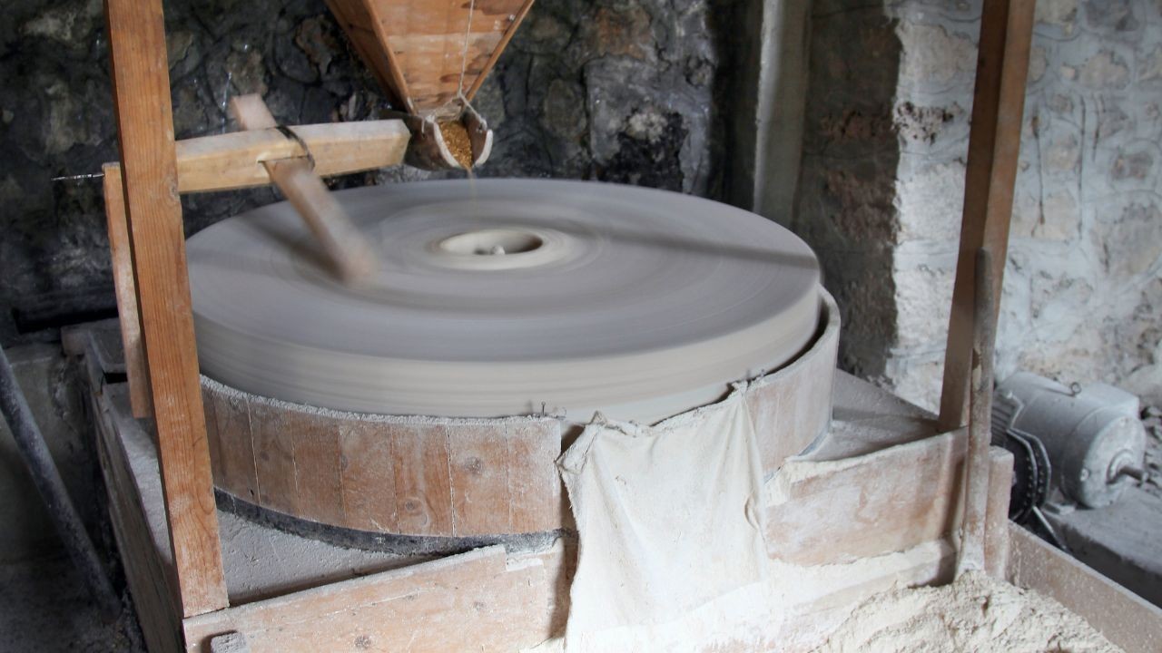 चम्बा में आटा चक्की हादसा मशीन में फंसने से व्यक्ति की मौत