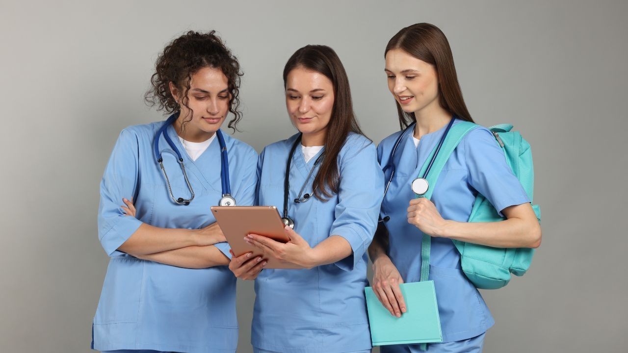 हिमाचल में सहायक स्टाफ नर्स के 390 पदों पर भर्ती प्रक्रिया शुरू