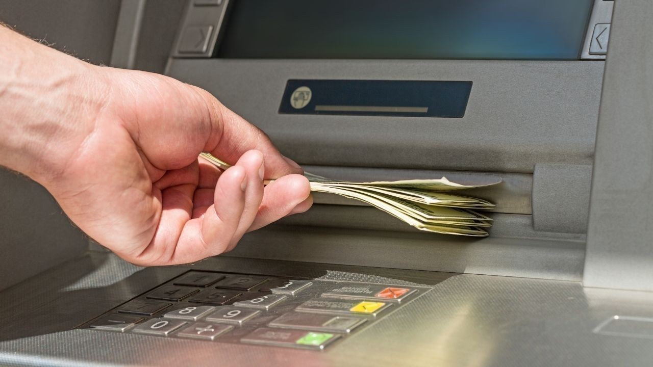 हिमाचल के रिटायर्ड कर्मचारी के ATM खाते से PGI चंडीगढ़ में 50 हजार रुपये की चोरी